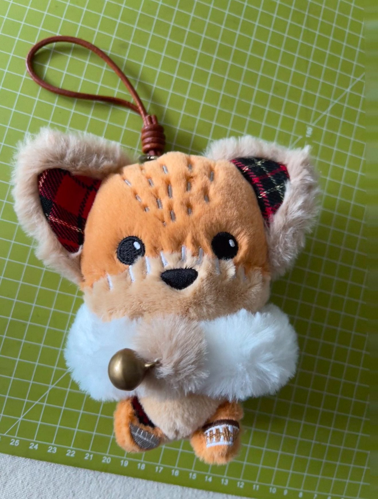 [PRE-ORDER] Veil Of Shadows Official Fox Keychain