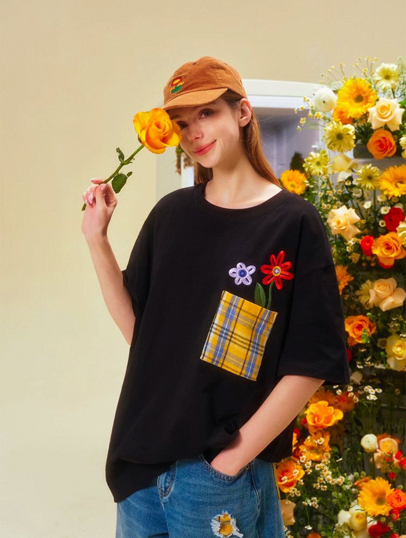 [PRE-ORDER] Suamoment Flower Full of Love T-Shirt – Yunqi Inspired BL Fashion Tee (2 Colors)